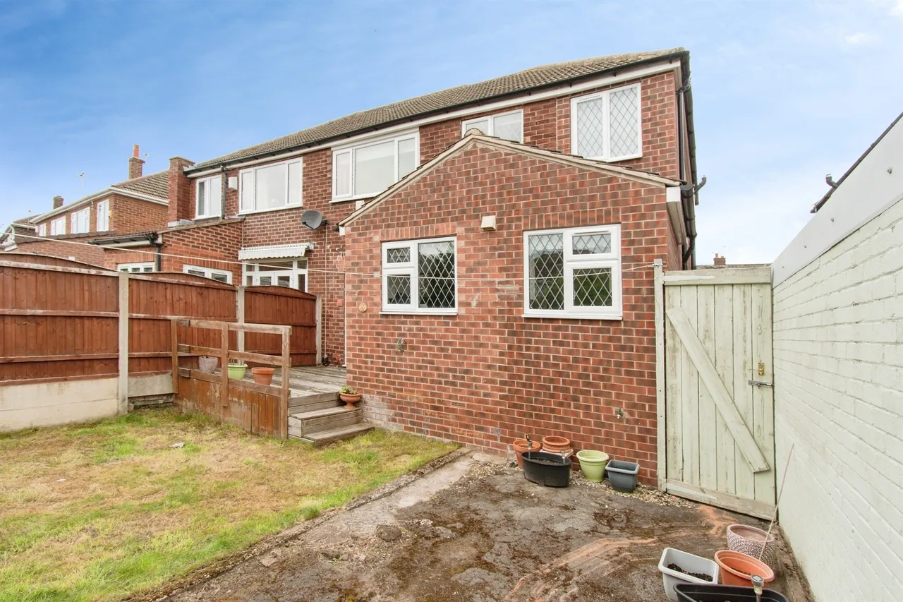 Lyon Road, PONTEFRACT, photo 12