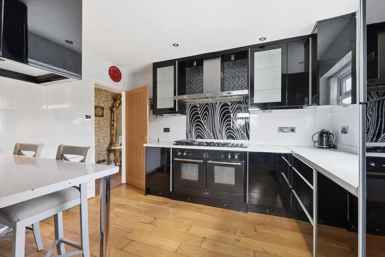 Hesley Bar, Rotherham, S61, photo 10