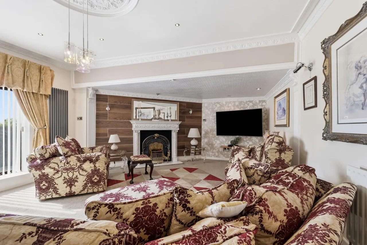 Hesley Bar, Rotherham, S61, photo 5