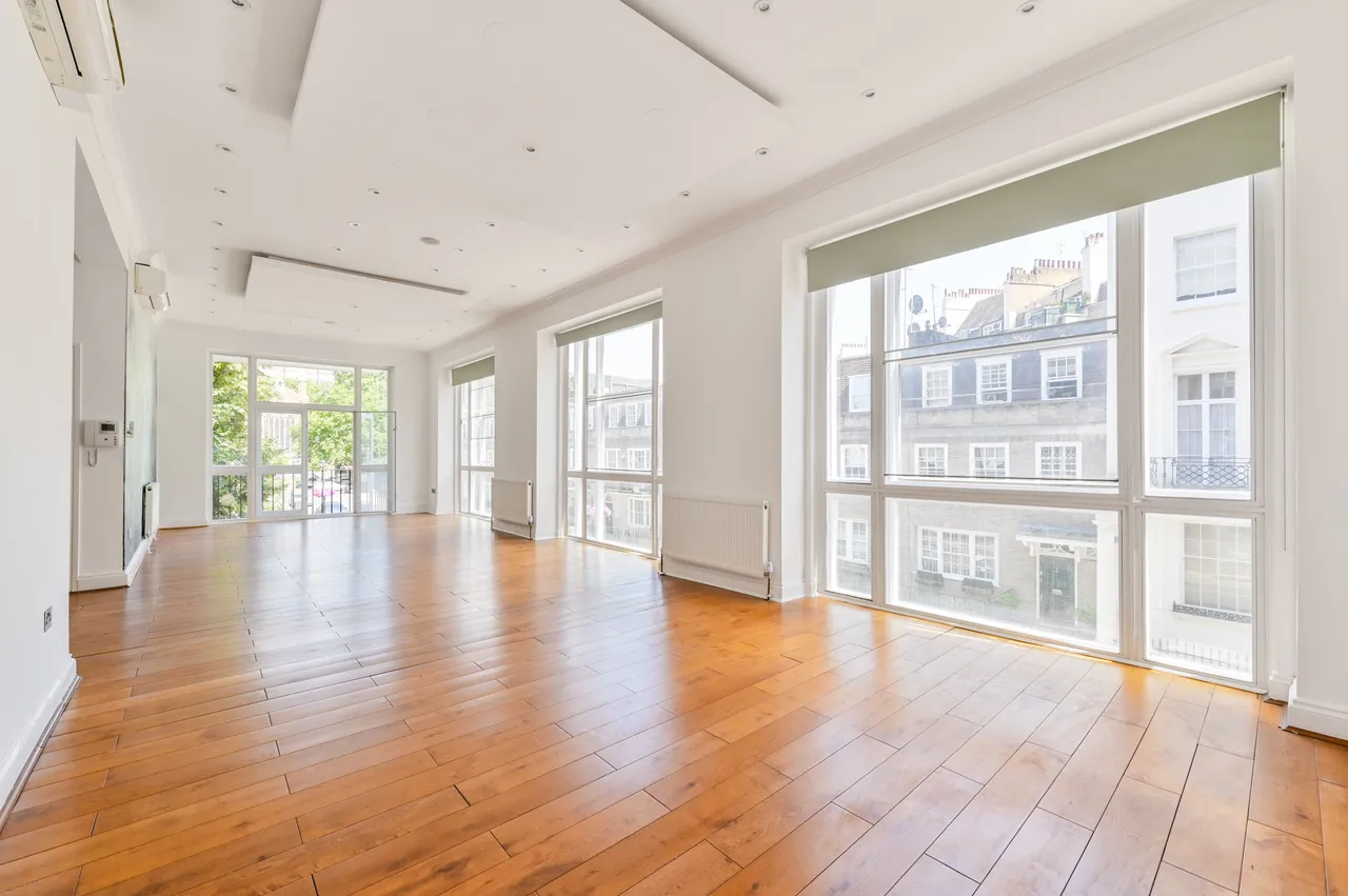 42 Gloucester Square, London, photo 2