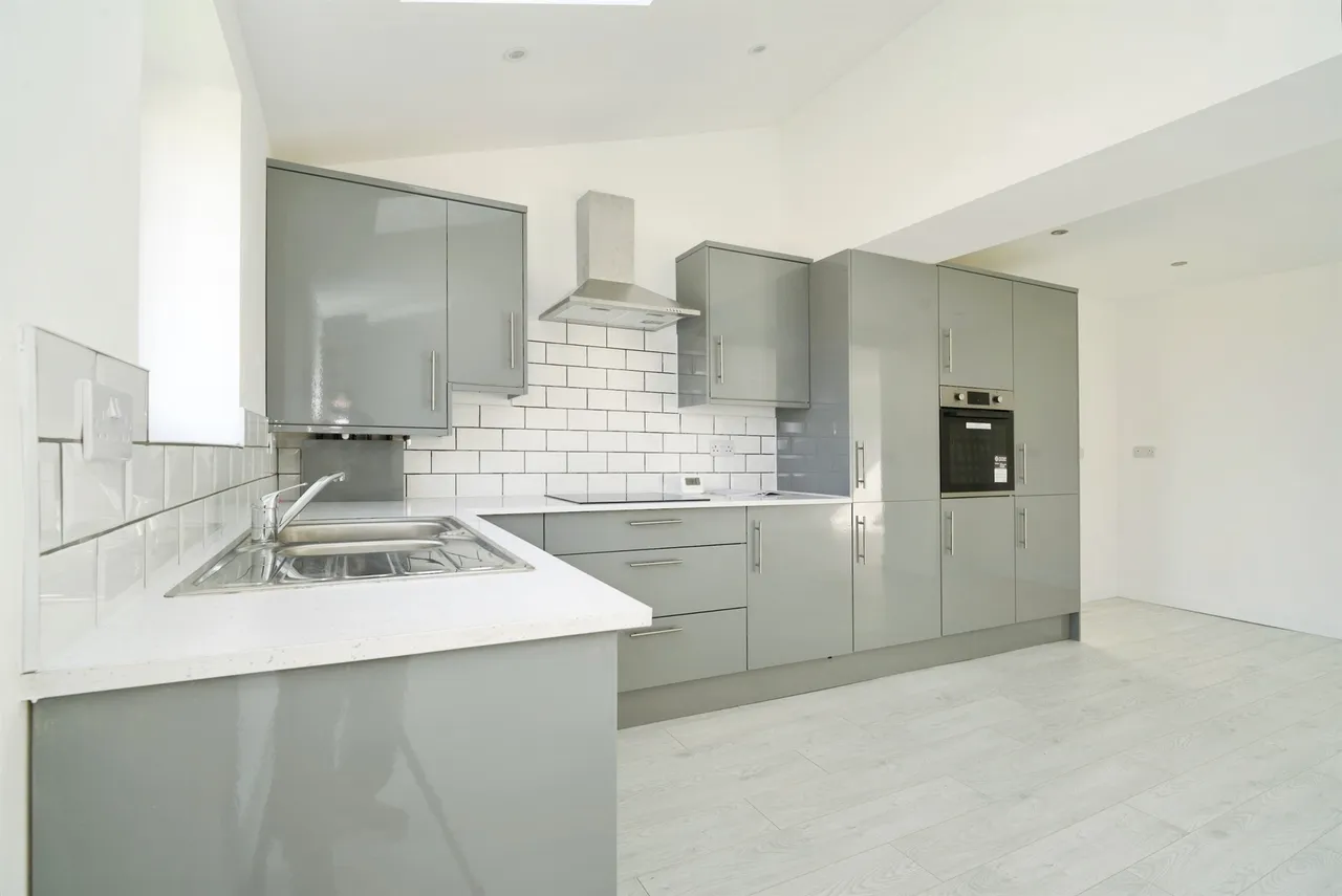 Windsor Avenue, Darton, S75, photo 5