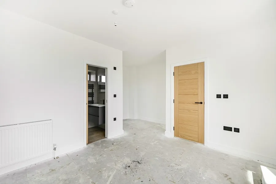 Ransom Close, Chessington, KT9, photo 10