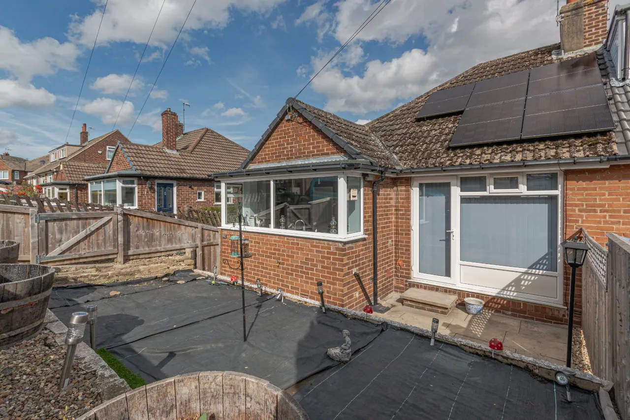 2 bed house for sale, Roundhill Mount, Bingley, BD16