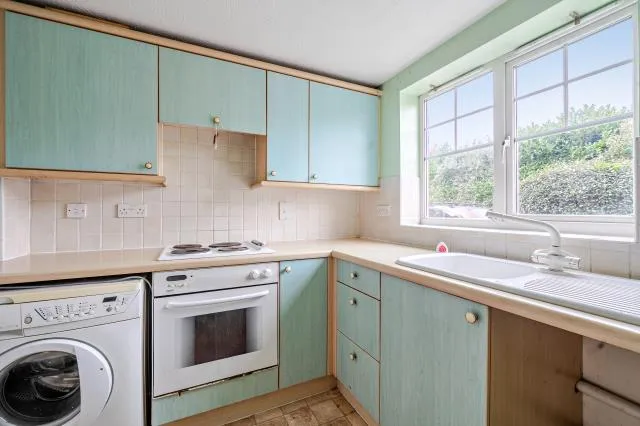 Windsor Court, Newbury, RG14, photo 5