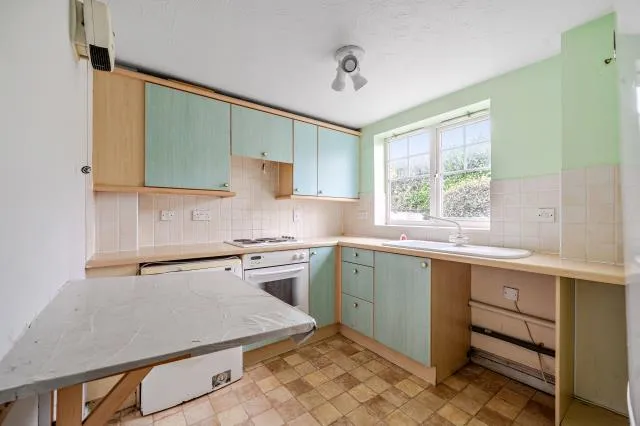 Windsor Court, Newbury, RG14, photo 6