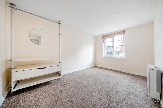 Windsor Court, Newbury, RG14, photo 14