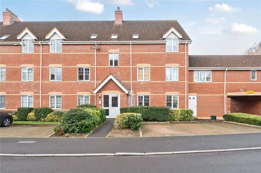 Windsor Court, Newbury, RG14, photo 19