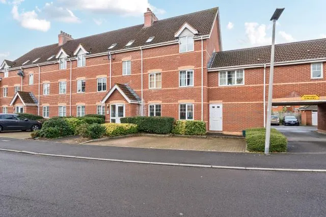 Windsor Court, Newbury, RG14, photo 3