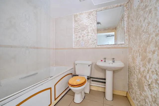 Windsor Court, Newbury, RG14, photo 15