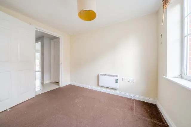 Windsor Court, Newbury, RG14, photo 12