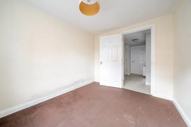Windsor Court, Newbury, RG14, photo 7