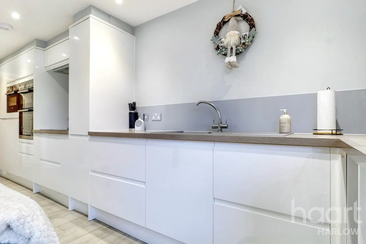 Hollyfield, Harlow, CM19, photo 6