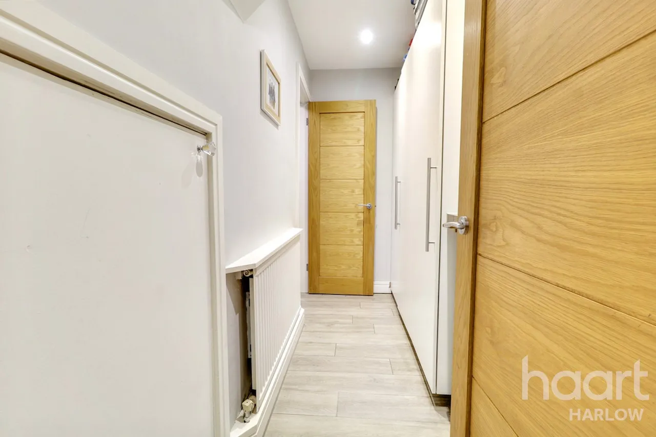 Hollyfield, Harlow, CM19, photo 16
