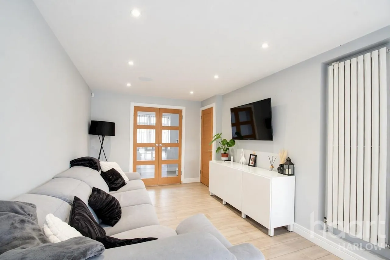 Hollyfield, Harlow, CM19, photo 2