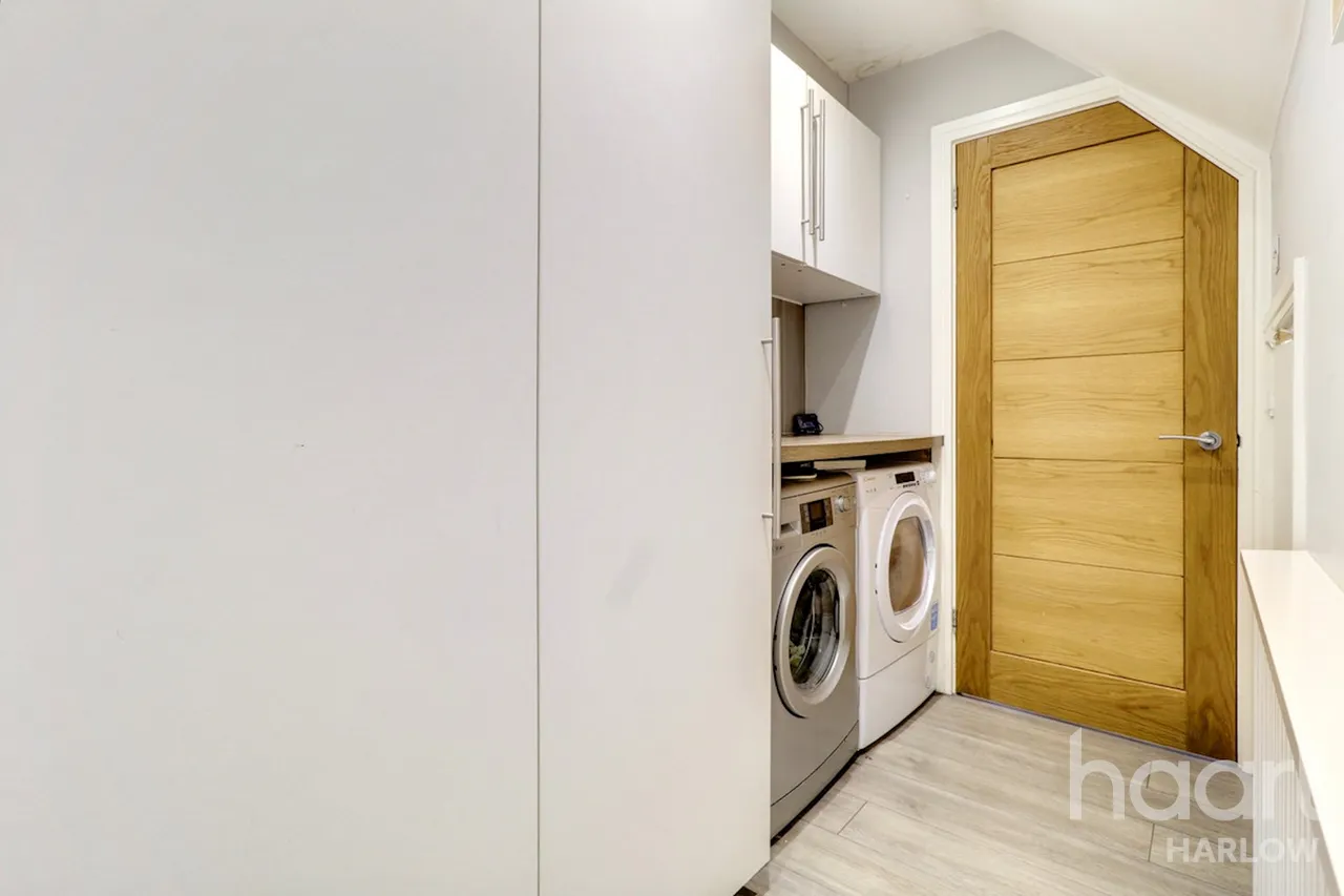 Hollyfield, Harlow, CM19, photo 15