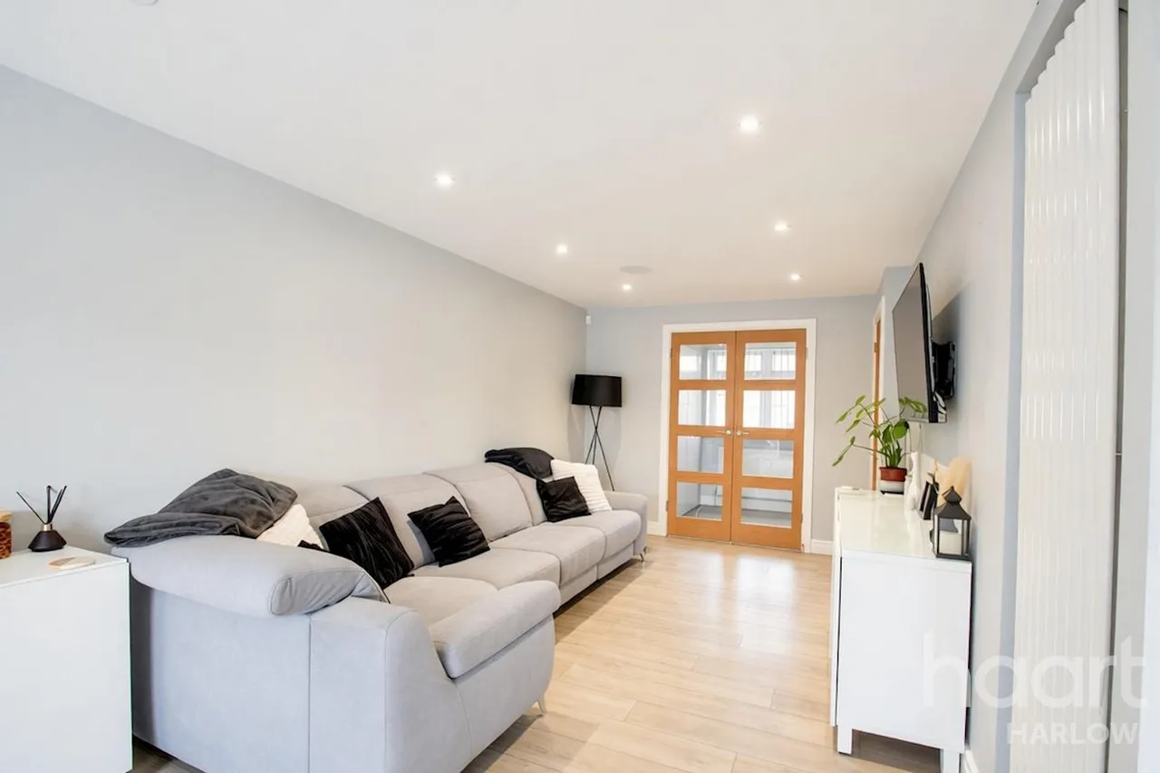 Hollyfield, Harlow, CM19, photo 18