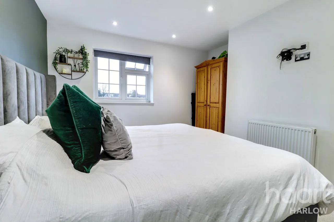 Hollyfield, Harlow, CM19, photo 10