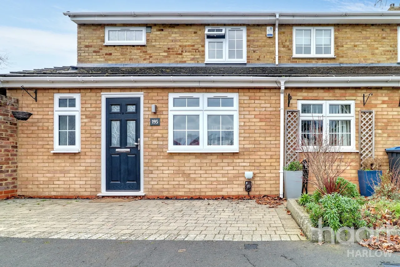 3 bed house for sale, Hollyfield, Harlow, CM19