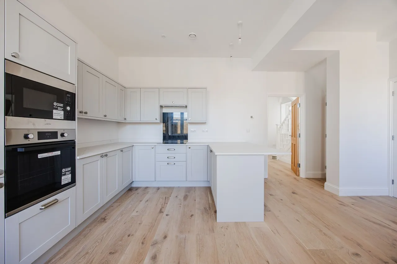 Beautiful Renovated Property within W, photo 6