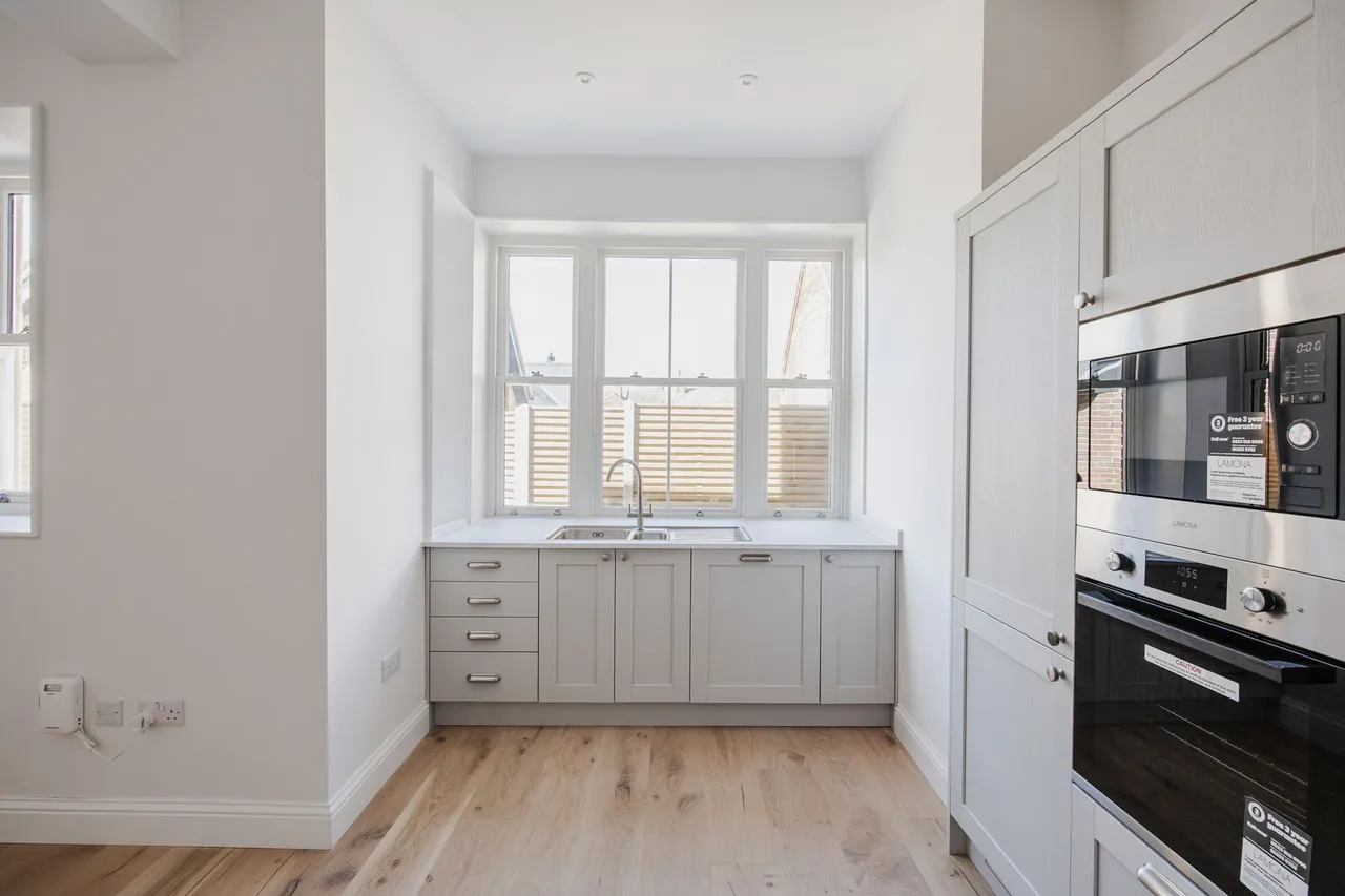 Beautiful Renovated Property within W, photo 8