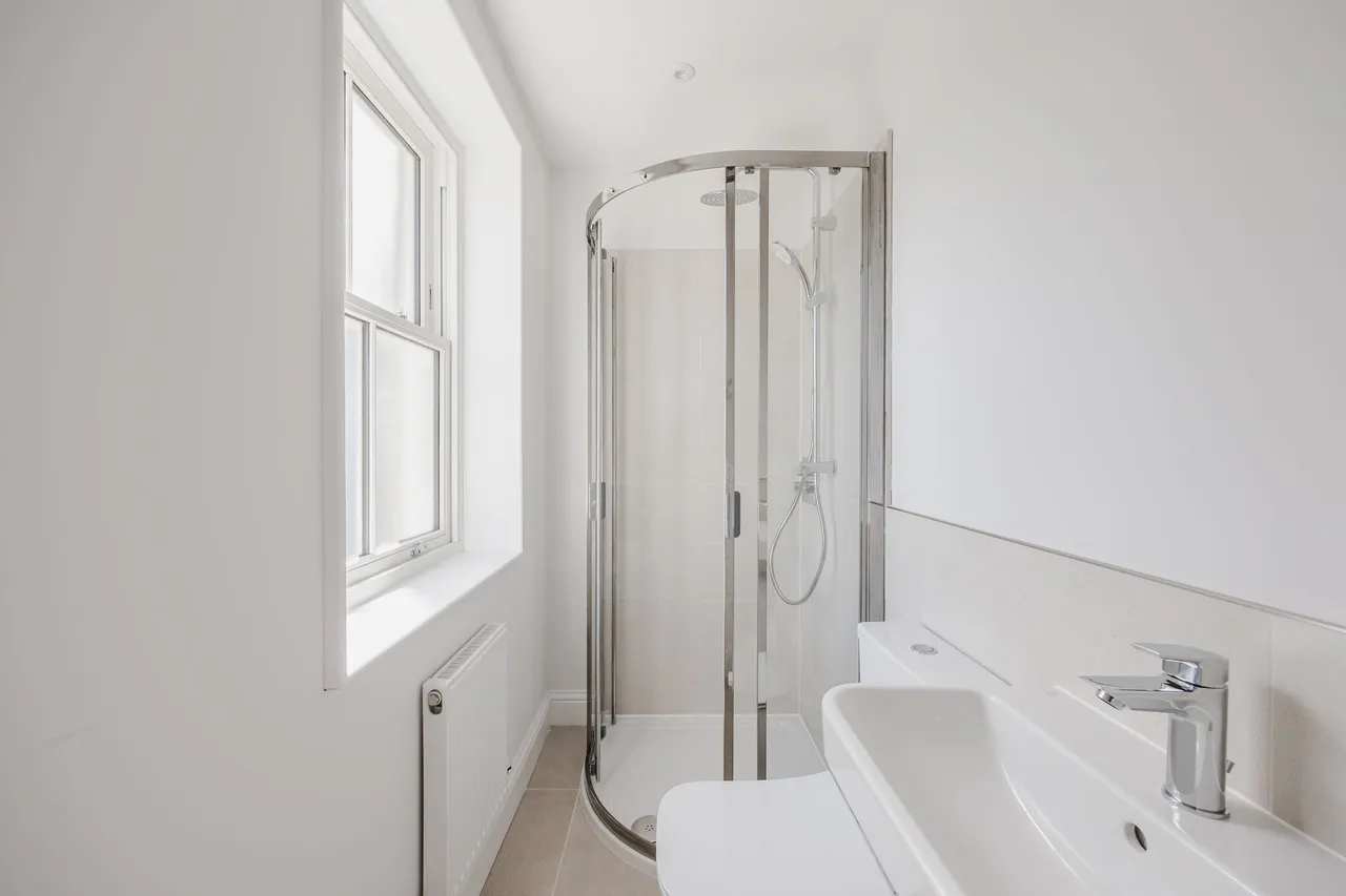Beautiful Renovated Property within W, photo 11
