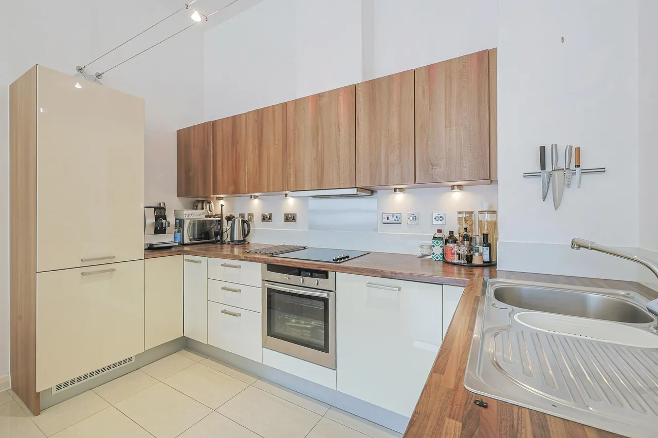Larden Road, London, W3, photo 14