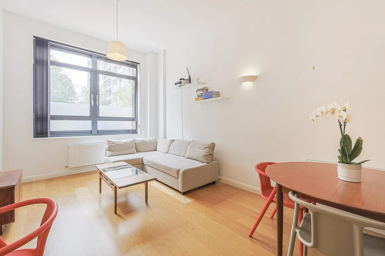 Larden Road, London, W3, photo 9