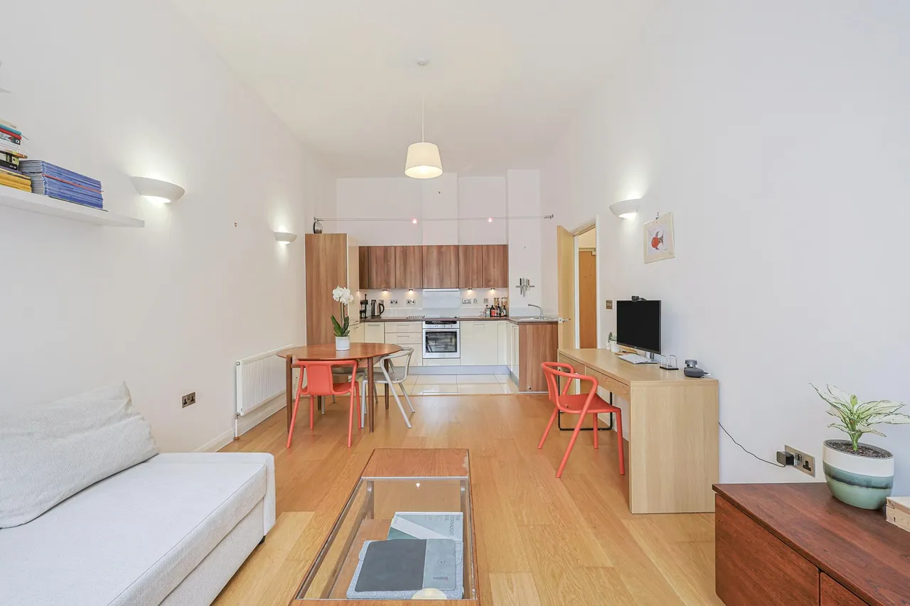 Larden Road, London, W3, photo 11