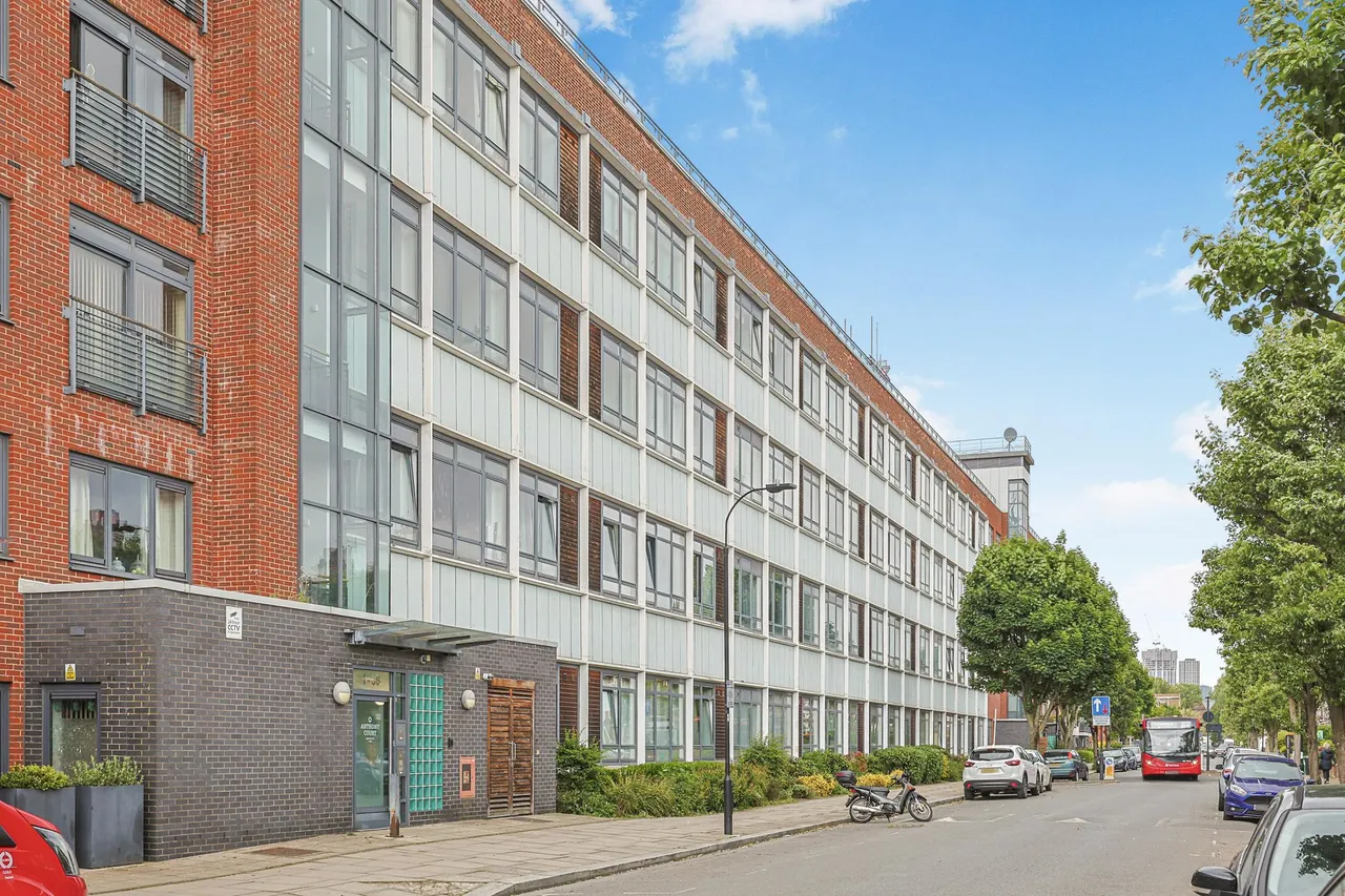 Larden Road, London, W3, photo 20