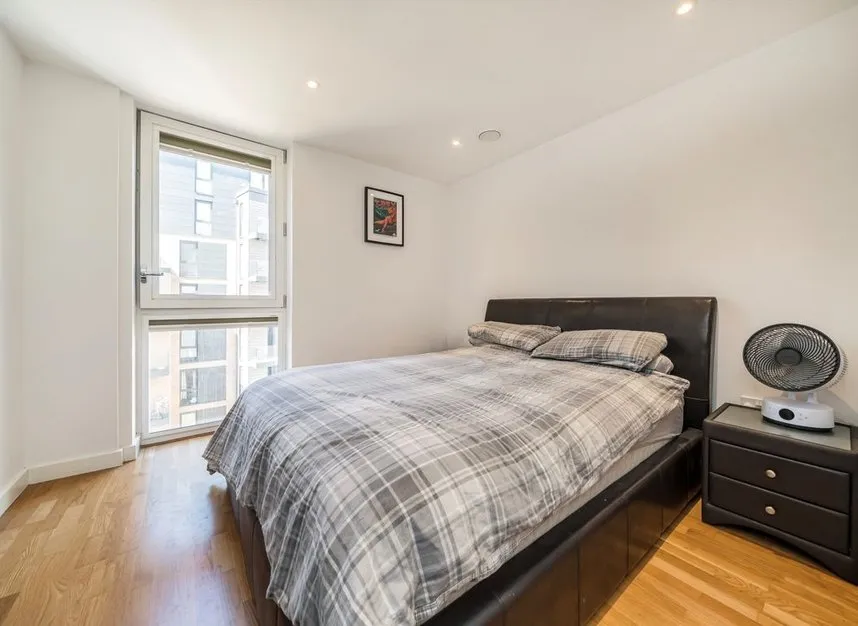 Baltic Avenue, Brentford, TW8, photo 5