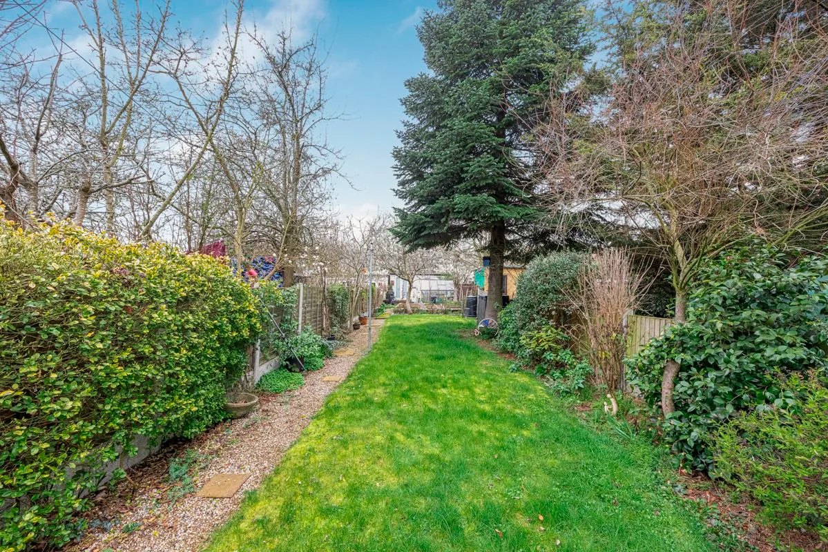 Hazelbrouck Gardens, Ilford, Essex, IG6 2XL, photo 10