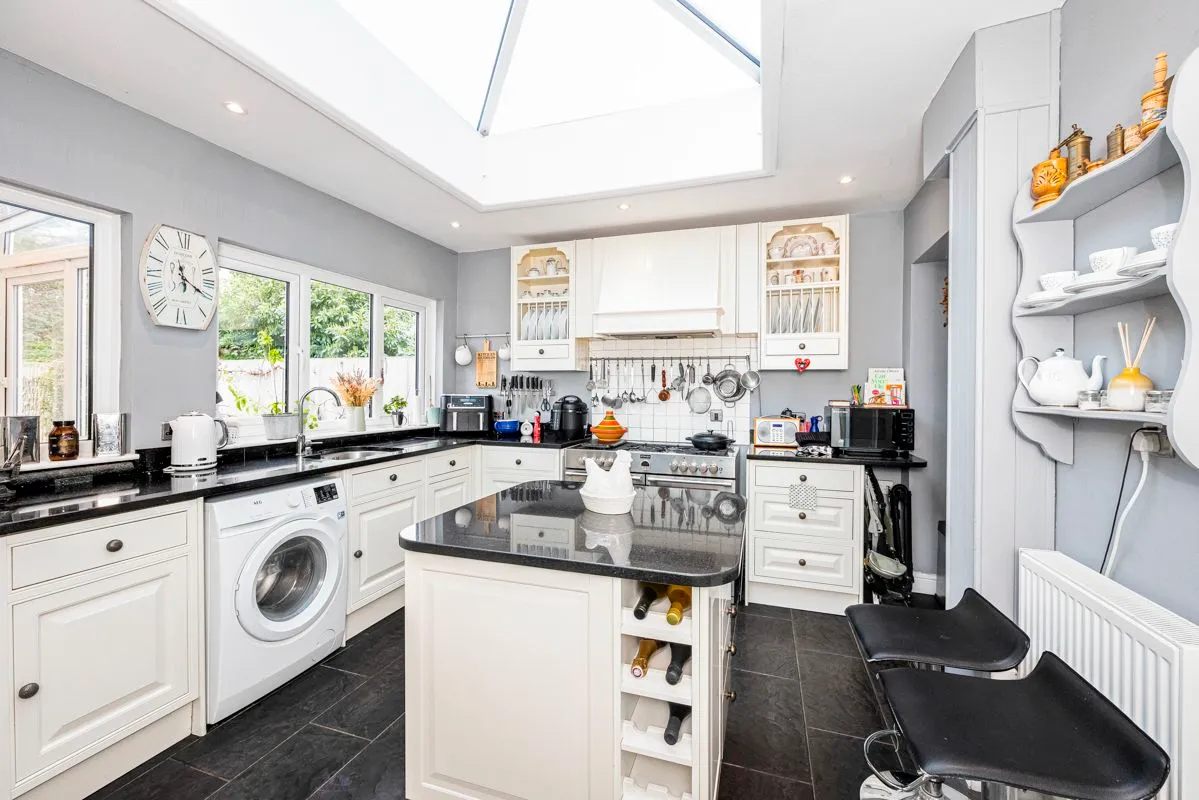 Hazelbrouck Gardens, Ilford, Essex, IG6 2XL, photo 7