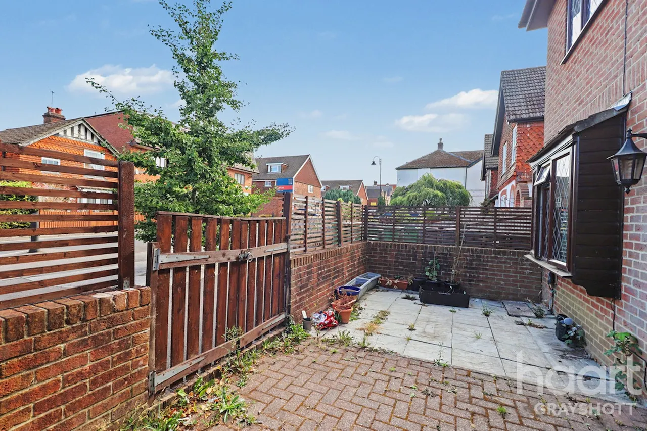 Headley Road, Grayshott, GU26, photo 11