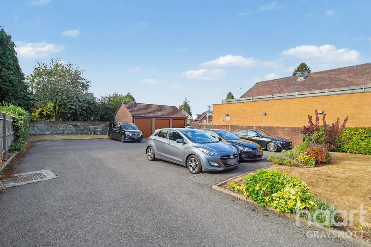 Headley Road, Grayshott, GU26, photo 9