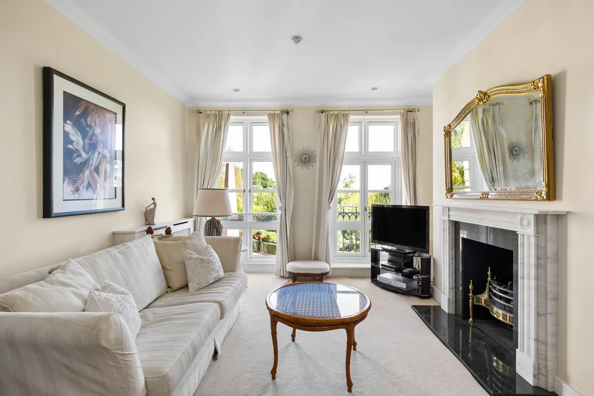 Holloway Drive, Virginia Water, GU25, photo 6
