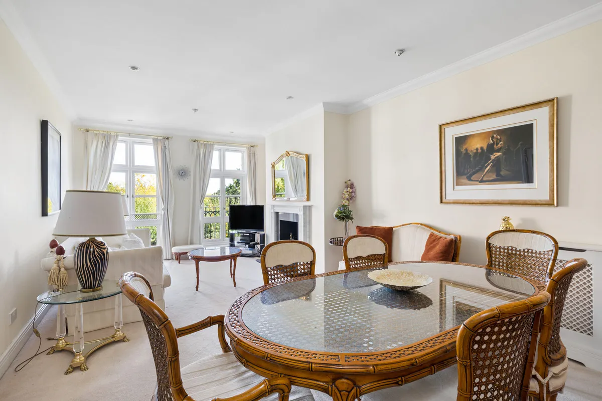 Holloway Drive, Virginia Water, GU25, photo 7