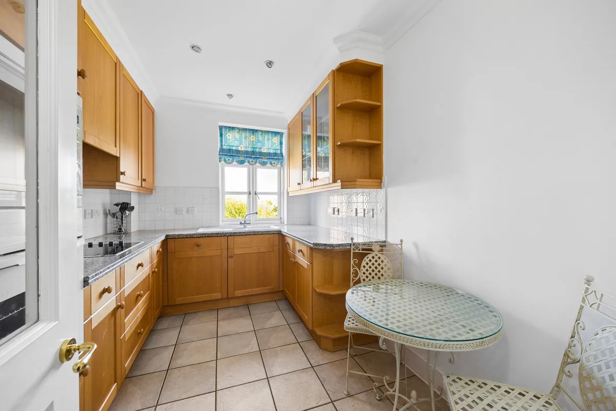 Holloway Drive, Virginia Water, GU25, photo 11