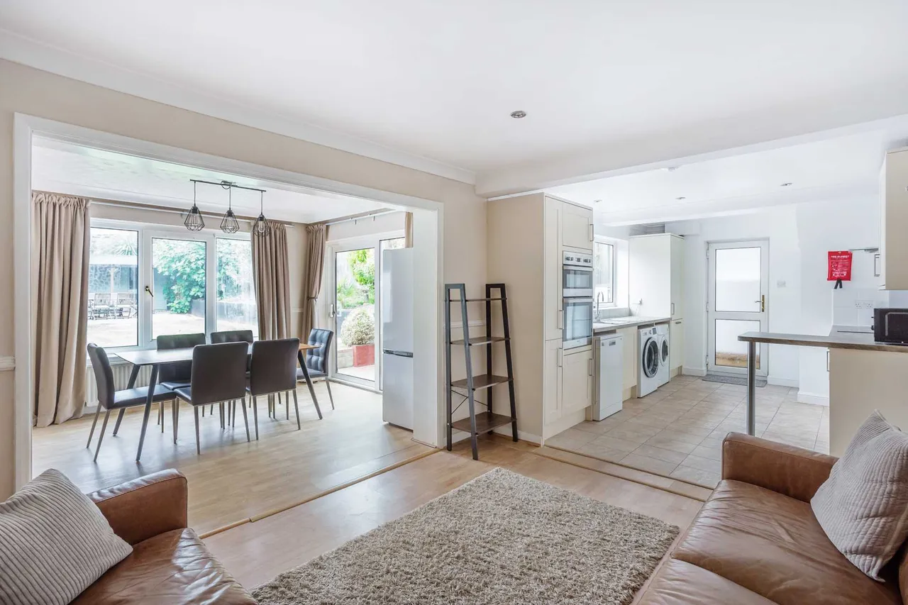 Martin Road, Guildford, GU2 9NX, photo 11