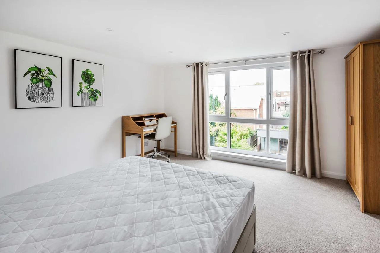 Martin Road, Guildford, GU2 9NX, photo 5