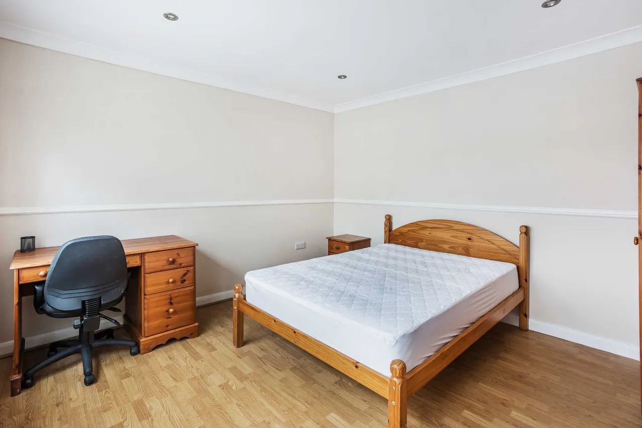 Martin Road, Guildford, GU2 9NX, photo 4