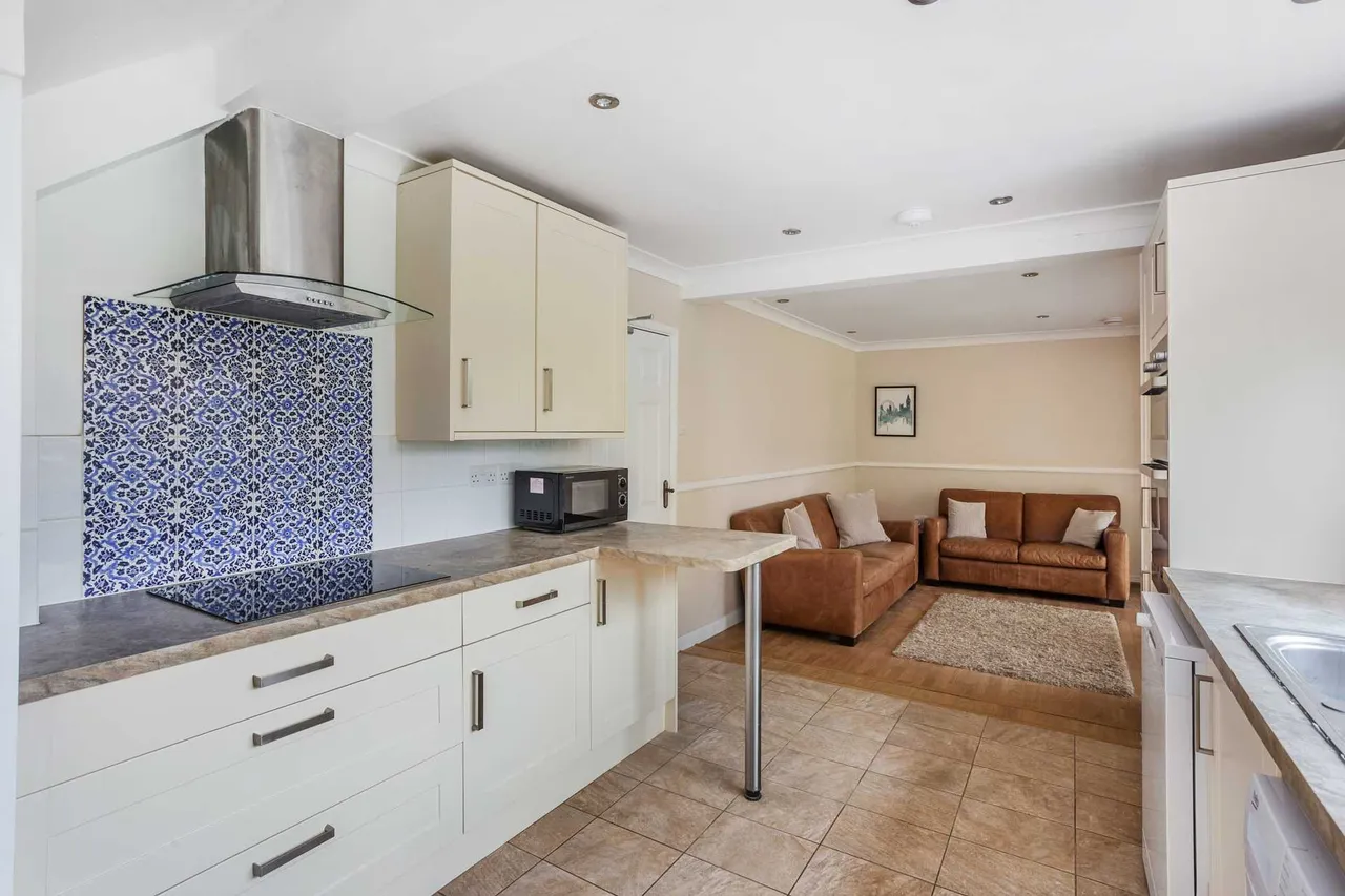 Martin Road, Guildford, GU2 9NX, photo 13