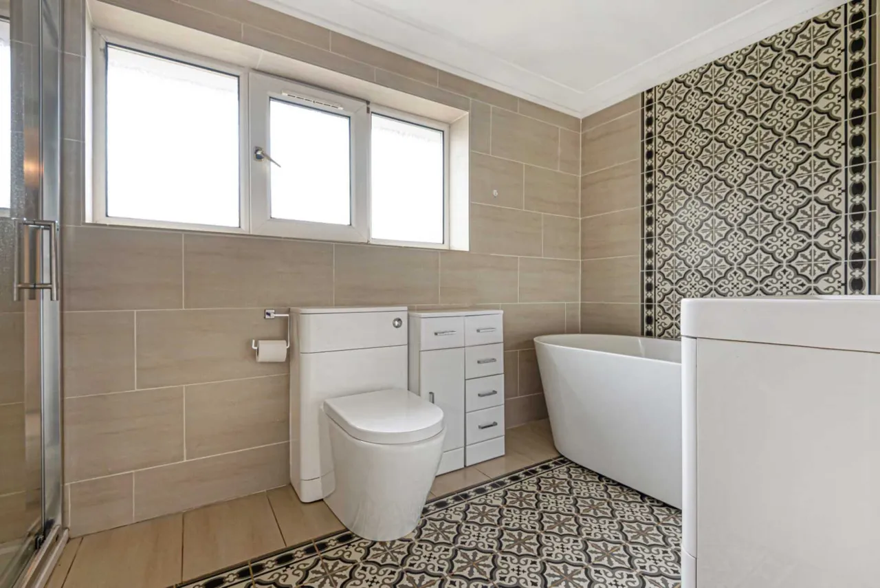 Martin Road, Guildford, GU2 9NX, photo 7