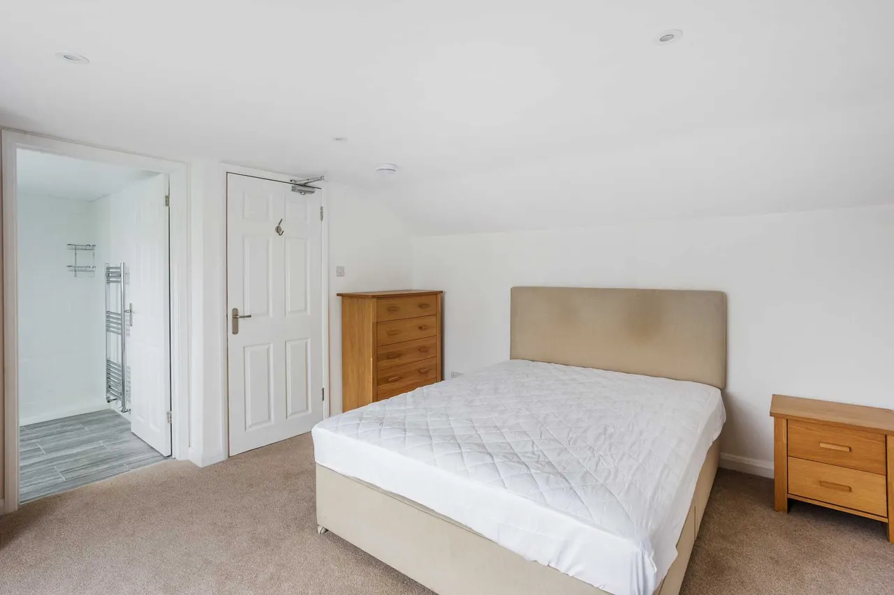 Martin Road, Guildford, GU2 9NX, photo 6