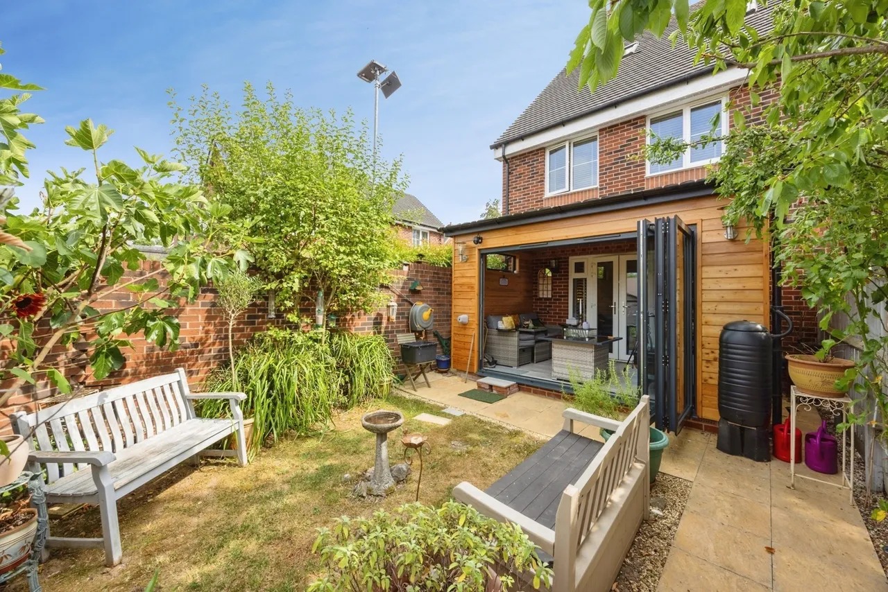 Brickwork Avenue, Liphook, GU30, photo 6