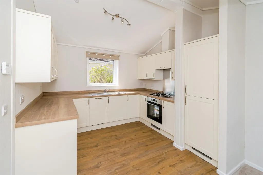 Canada Road, West Wellow, ROMSEY, photo 2
