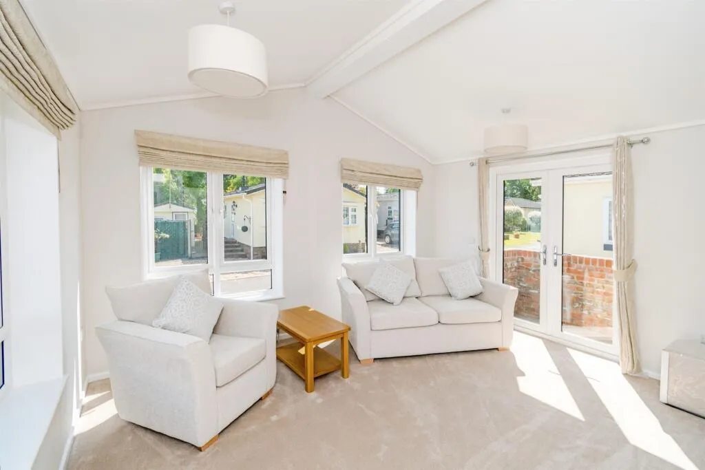 2 bed park home to rent — Canada Road, West Wellow, ROMSEY