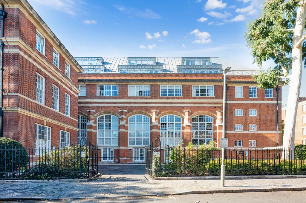 Battersea Park Road, London, SW11, photo 8