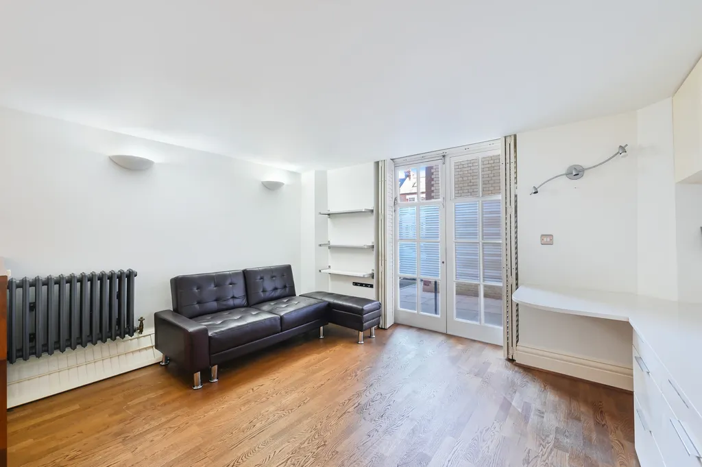 Battersea Park Road, London, SW11, photo 3