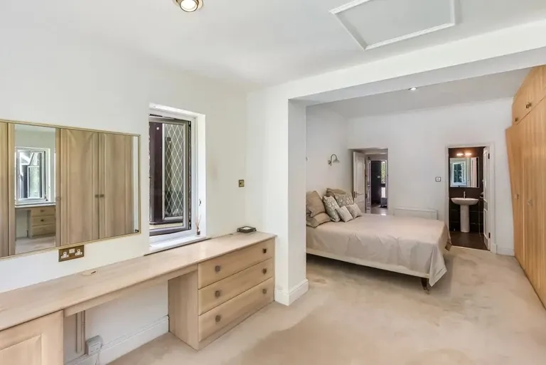 Finchley Road, Golders Green, NW11 7PE, photo 7
