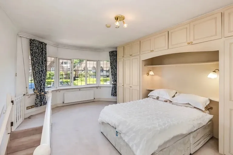 Finchley Road, Golders Green, NW11 7PE, photo 4